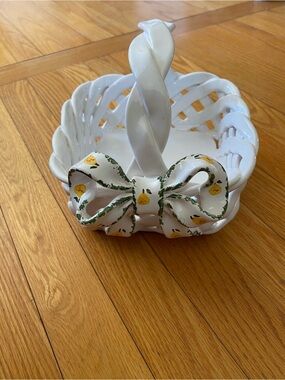 VTg Berardos Portugal Cottage Core Ceramic Basket with Bow/Pear Motif